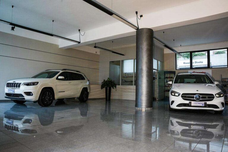 Lucchese Sergio e Figli s.n.c. 2 interno officina 1 1024x683 1 768x512